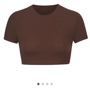 SKIMS fits everybody crop